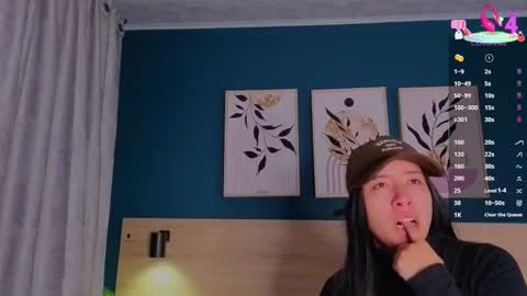 Sarah online show from October 8, 11:52 am