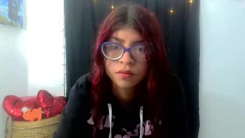 Snapshot of sarahsmitt chatting on February 24, 10:58 pm Sarah online show from February 24, 10:58 pm