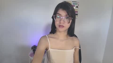 Snapshot of sarahsmitt chatting on October 2, 6:15 pm Sarah online show from October 2, 6:15 pm