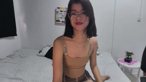 Snapshot of sarahsmitt chatting on October 20, 6:41 pm Sarah online show from October 20, 6:41 pm