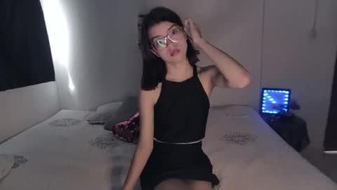 Snapshot of sarahsmitt chatting on October 31, 1:45 pm Sarah online show from October 31, 1:45 pm