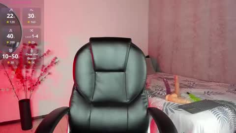 saramilf_69 online show from November 21, 1:43 pm