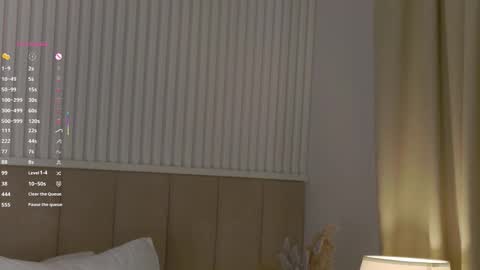 saramist online show from September 30, 1:43 am