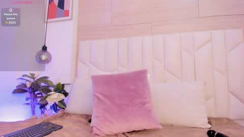 Snapshot of saramonroe1 chatting on February 3, 10:21 pm Sara online show from February 3, 10:21 pm