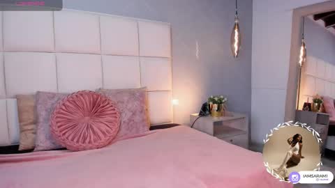 Snapshot of saramonroe1 chatting on September 10, 11:43 am Sara online show from September 10, 11:43 am