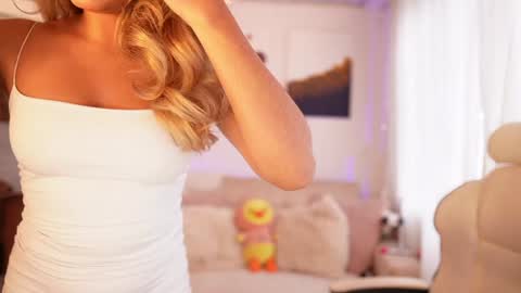 Sara online show from December 27, 10:16 pm