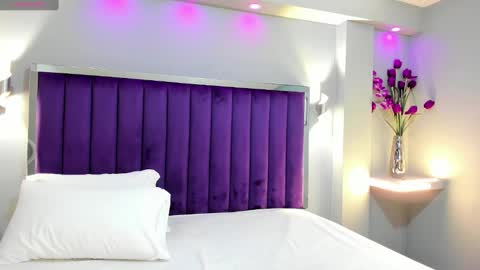 Sara   online show from September 11, 10:32 pm