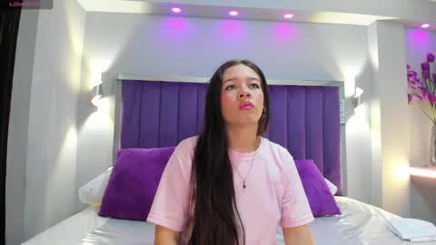 Sara   online show from September 18, 10:34 pm