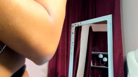 Snapshot of sarasolei chatting on October 11, 12:58 pm ZaraSolei online show from October 11, 12:58 pm