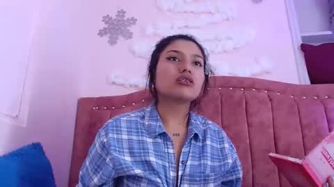 sarastonesx online show from December 13, 5:38 am