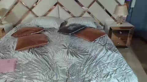 Sara Rivera online show from October 4, 2:59 pm