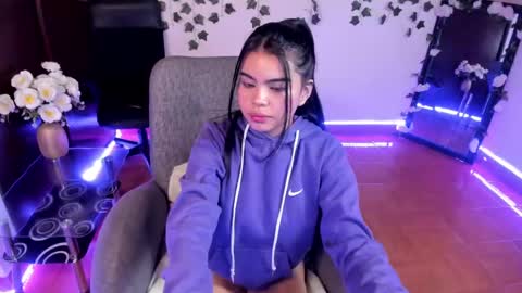 saray__jones online show from January 20, 1:11 pm