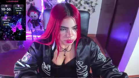 saray__jones online show from October 7, 12:35 pm