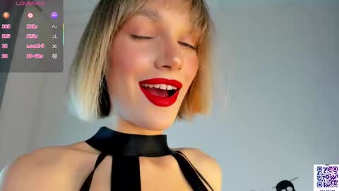 Your Selena 3 online show from October 30, 2:57 am