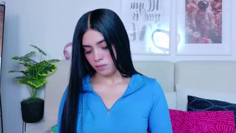 Snapshot of saritabratz chatting on October 10, 9:25 pm Sara online show from October 10, 9:25 pm