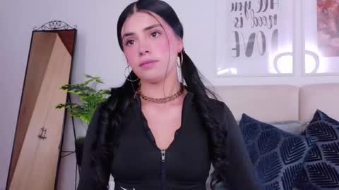 Snapshot of saritabratz chatting on November 25, 8:53 pm Sara online show from November 25, 8:53 pm