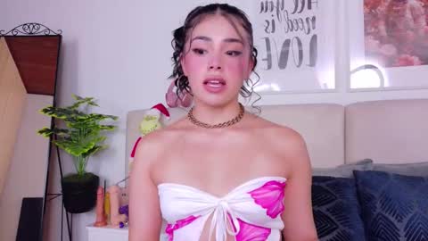 Snapshot of saritabratz chatting on November 27, 9:28 pm Sara online show from November 27, 9:28 pm