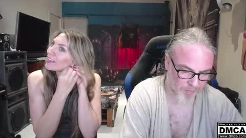 Giselle and Jay online show from October 28, 7:12 am