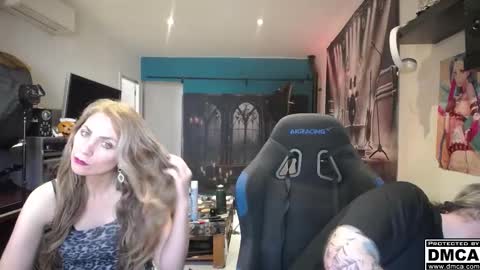 Giselle and Jay online show from November 2, 9:33 am