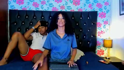 Snapshot of sasha_fox0 chatting on December 6, 10:16 am emy online show from December 6, 10:16 am