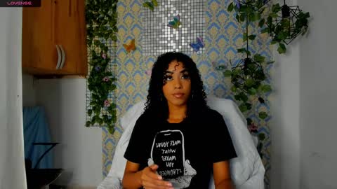 Snapshot of sasha_fox0 chatting on December 18, 7:08 pm emy online show from December 18, 7:08 pm