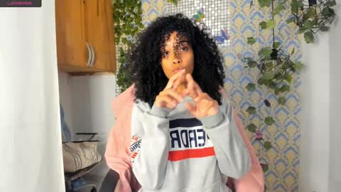 Snapshot of sasha_fox0 chatting on December 29, 5:12 pm emy online show from December 29, 5:12 pm