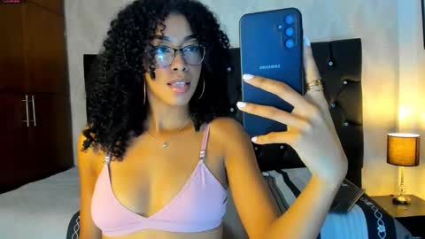 Snapshot of sasha_fox0 chatting on January 12, 10:01 pm emy online show from January 12, 10:01 pm