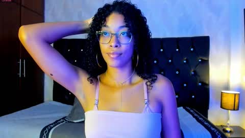 Snapshot of sasha_fox0 chatting on January 18, 5:59 pm emy online show from January 18, 5:59 pm