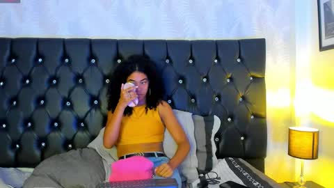 Snapshot of sasha_fox0 chatting on January 19, 6:10 pm emy online show from January 19, 6:10 pm