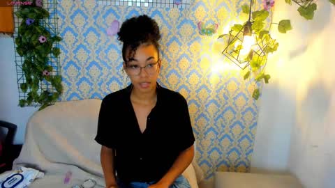 Snapshot of sasha_fox0 chatting on February 2, 11:32 pm emy online show from February 2, 11:32 pm