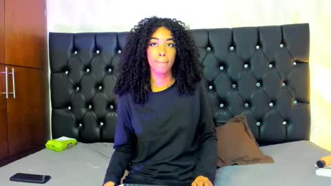 Snapshot of sasha_fox0 chatting on March 6, 9:47 am emy online show from March 6, 9:47 am