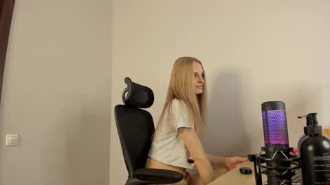 Sasha Vesmus online show from November 14, 8:51 pm