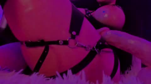   Sasha   online show from February 3, 4:57 am