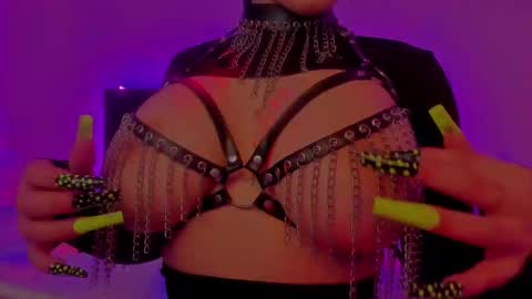   Sasha   online show from March 8, 7:27 am