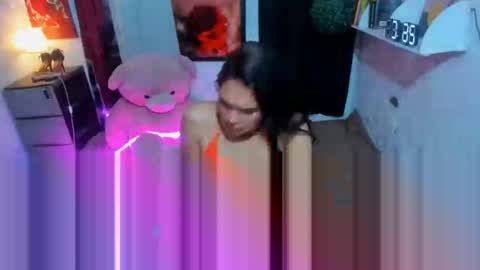 ESTELLA online show from February 13, 2:20 pm