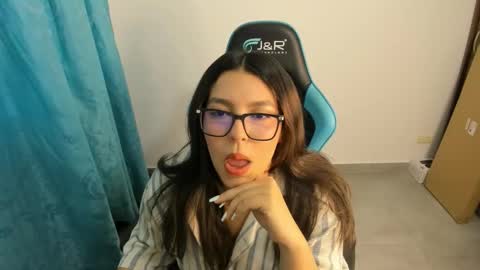 Snapshot of sashanova21 chatting on November 1, 10:34 pm sashanova21 online show from November 1, 10:34 pm