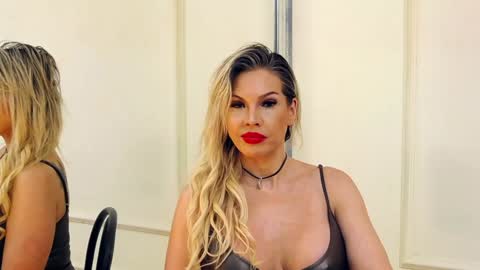 Snapshot of sashavaughn chatting on January 6, 7:42 am Sasha online show from January 6, 7:42 am