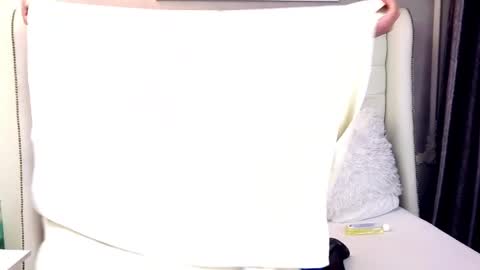 Snapshot of sashavaughn chatting on February 15, 6:44 am Sasha online show from February 15, 6:44 am