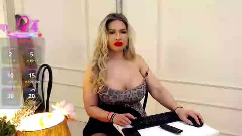 Snapshot of sashavaughn chatting on March 10, 5:22 am Sasha online show from March 10, 5:22 am