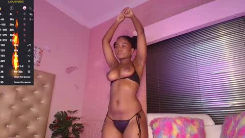 SashhaLux22 online show from February 22, 3:56 am