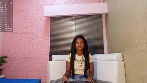 SashhaLux22 online show from March 5, 5:40 am