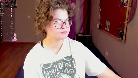 Snapshot of sashy_way chatting on December 8, 8:15 pm .Alexandra online show from December 8, 8:15 pm