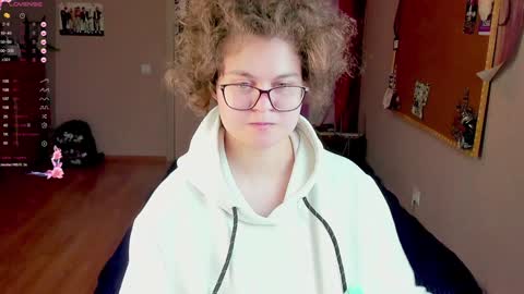 Snapshot of sashy_way chatting on December 18, 10:02 pm .Alexandra online show from December 18, 10:02 pm