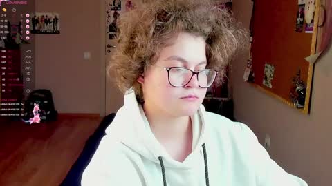 Snapshot of sashy_way chatting on December 19, 1:07 am .Alexandra online show from December 19, 1:07 am