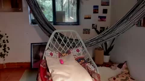 Snapshot of sassy_xyou chatting on March 12, 9:35 pm Ms. Oh online show from March 12, 9:35 pm