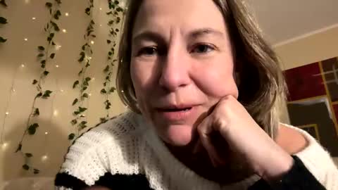 Snapshot of sassyella chatting on January 12, 8:36 am Sassyella online show from January 12, 8:36 am