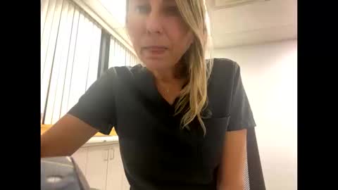 Snapshot of sassyella chatting on October 13, 11:16 pm Sassyella online show from October 13, 11:16 pm