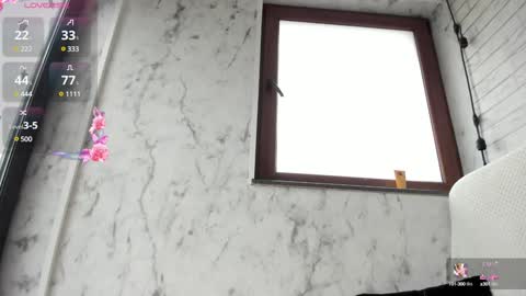 Snapshot of sassyt33n chatting on February 5, 9:25 am sassyt33n online show from February 5, 9:25 am