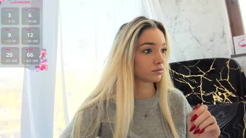 Snapshot of sassyt33n chatting on March 8, 7:38 am sassyt33n online show from March 8, 7:38 am