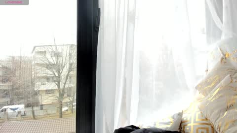 Snapshot of sassyt33n chatting on March 12, 9:44 am sassyt33n online show from March 12, 9:44 am